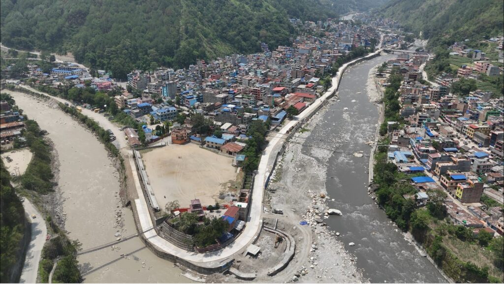 कमलाको मकै पसल, घुम्न जानेहरुले लिन्छन् स्वाद
