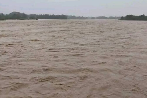 बबई नदीले खतराको तह पार गर्‍यो