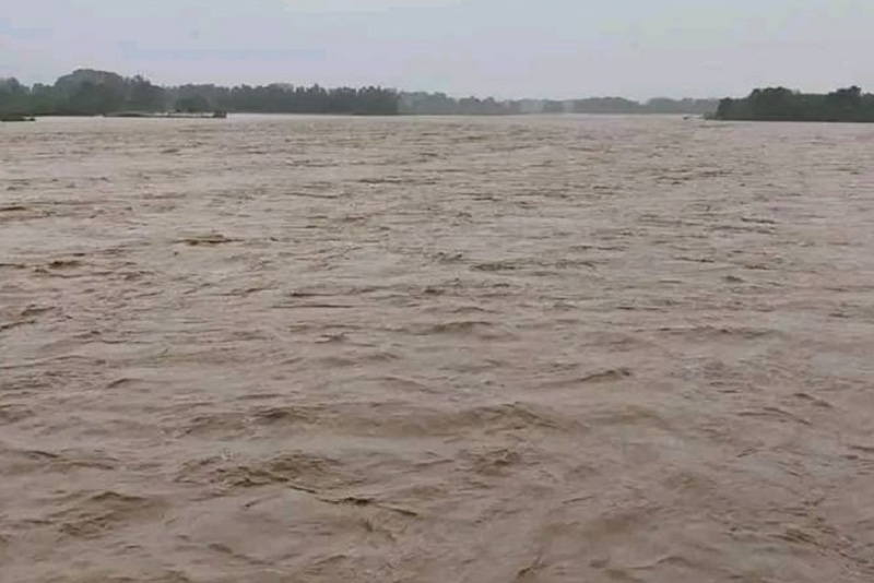 बबई नदीले खतराको तह पार गर्‍यो