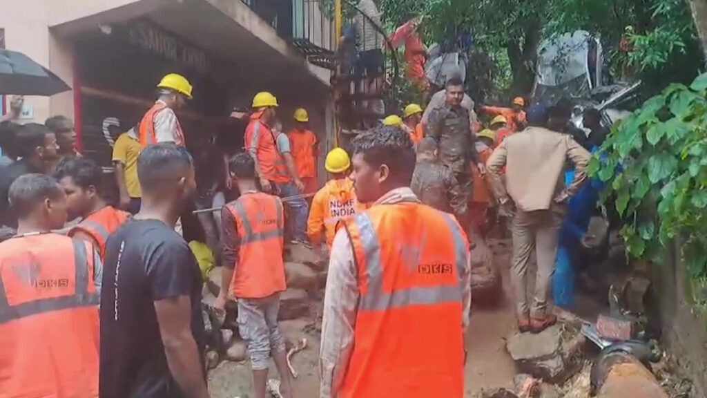 भारतको हिमाचल क्षेत्रमा विपदमा परेर ३०३ जनाको मृत्यु