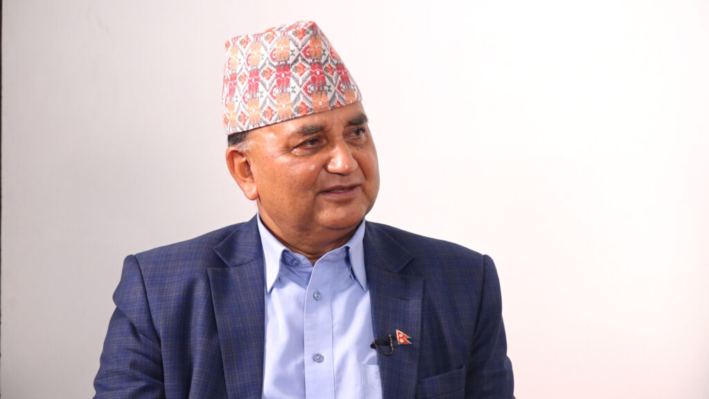 केपी ओलीले ईश्वरलाई दिए कार्यवाहक अध्यक्षको जिम्मेवारी
