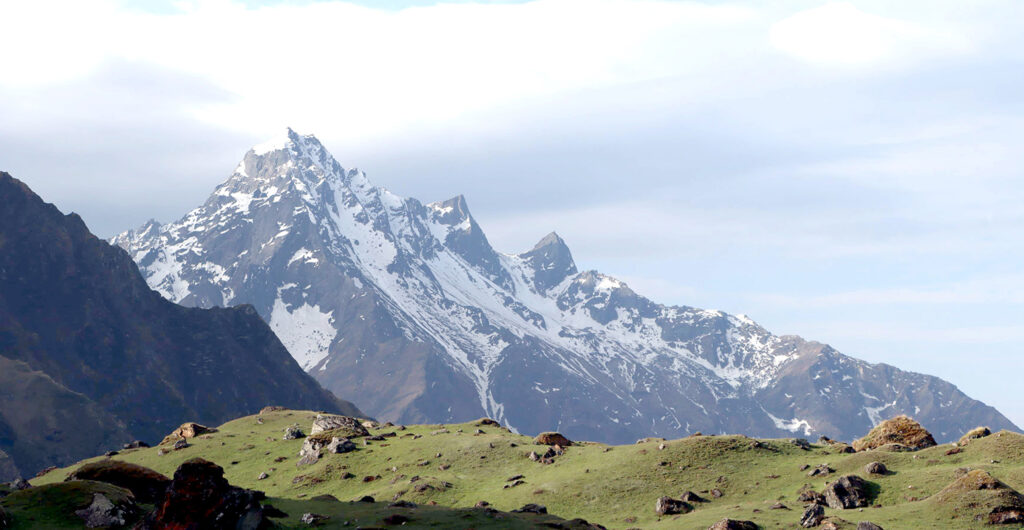 दुई वर्षका लागि ९७ वटा हिमालहरूको आरोहण नि:शूल्क
