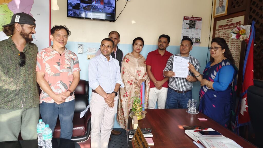 सामाजिक सञ्चाल नचल्दा व्यवसायमा मर्का, निर्णय फिर्ता गर्न माग