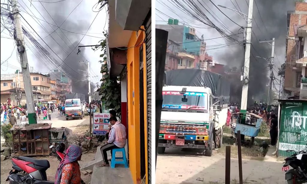 ललितपुरकाे हरिसिद्धि प्रहरी प्रभागमा प्रदर्शनकारीले आगजनी गरे