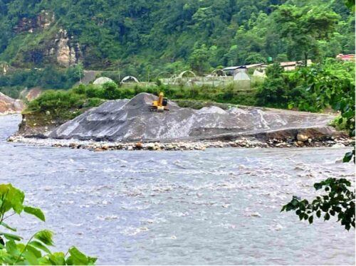कालीगण्डकीमा अवैध उत्खनन: १५ लाख रुपैयाँ बराबरको बालुवा जफत