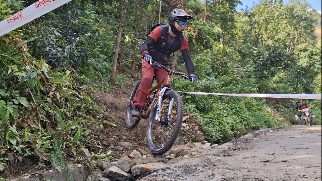 अन्तर्राष्ट्रिय इन्डुरो रेस पोखरामा सुरु