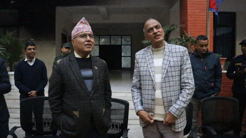 अर्थमन्त्रीको आश्वासनः क्षतिग्रस्त भवन पुनर्निर्माणका लागि संघ सरकारले सहयोग गर्छ