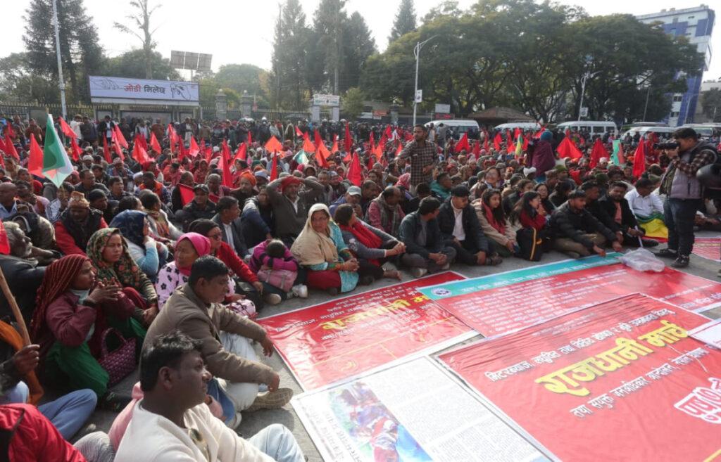 मिटरब्याज तथा लघुवित्त पीडितद्वारा काठमाडौंमा प्रदर्शन