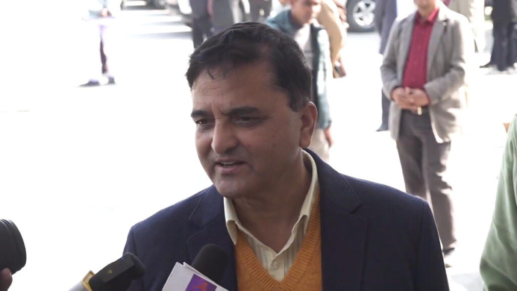 काँग्रेस विभाजनप्रति एमाले नेताहरुको प्रतिक्रियाः ‘लोकतन्त्रका लागि सुखद् होइन