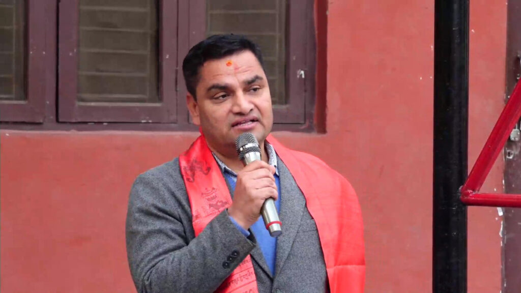 सरकार स्वास्थ्य क्षेत्रबाट भाग्न मिल्दैनः प्रदीप पौडेल