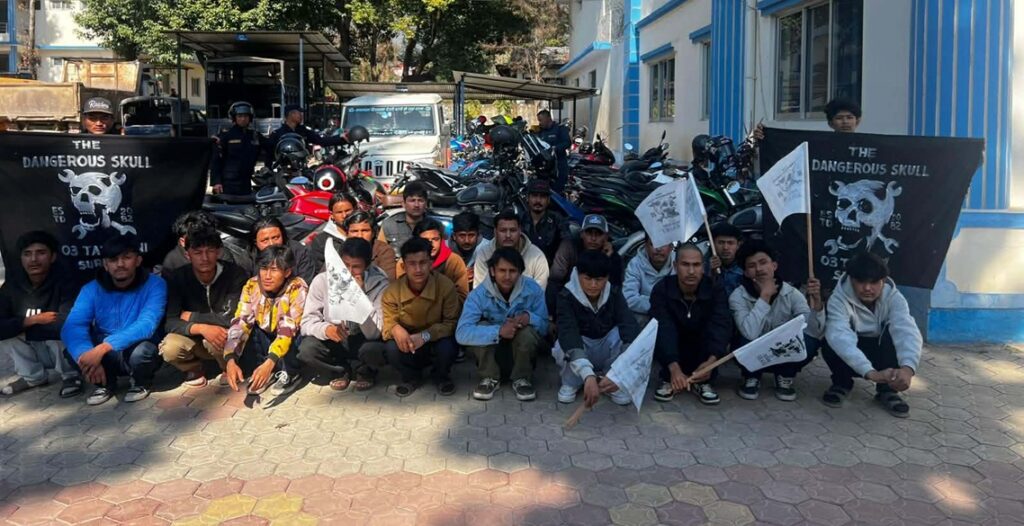 हो-हल्ला गर्दै बाइक चलाउने ‘खतरनाक खोपडी’ समूहका २५ युवा पक्राउ