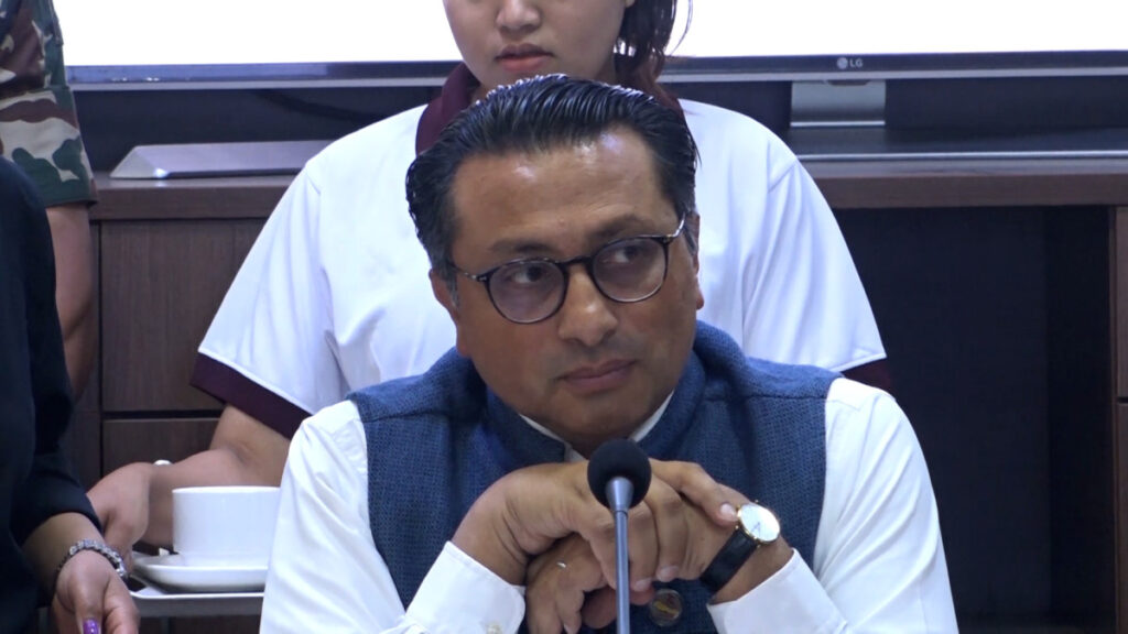संविधानमै संशोधन र जनमत संग्रहको व्यवस्था छ, त्यसमै टेकेर अघि बढ्छौँः स्वर्णिम वाग्ले
