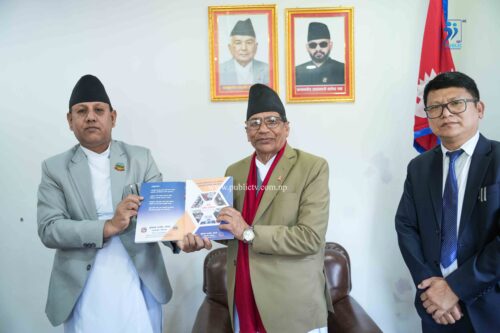 गण्डकी प्रदेश प्रमुख भट्टसमक्ष मुस्लिम आयोगको वार्षिक प्रतिवेदन पेस
