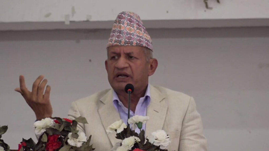 प्रधानमन्त्रीलाई प्रदीप ज्ञवालीको प्रश्नः ‘वागमती किनारमा बगिरहेका आँशुले कसरी नेपाल हाँसिरहेको देखिन्छ ?’