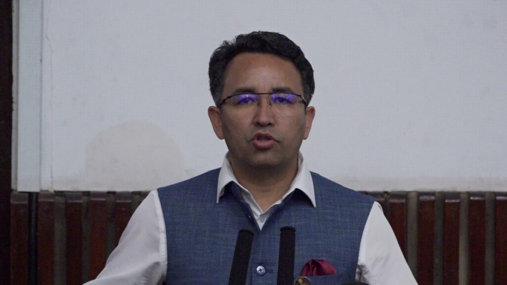 रास्वपा उपनेता पराजुलीले भनेः पार्टीका सांसदहरु संसदीय भुमिकाबाट विमुख हुने संकेत गर्दैछन्