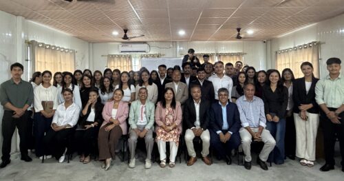 पोखरा कलेज अफ म्यानेजमेन्टमा बीबीए विद्यार्थीको नमुना पत्रकार सम्मेलन अभ्यास