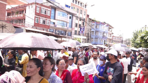 वचत फिर्ता माग गर्दै सहकारी पीडितको माईतीघरमा प्रदर्शन