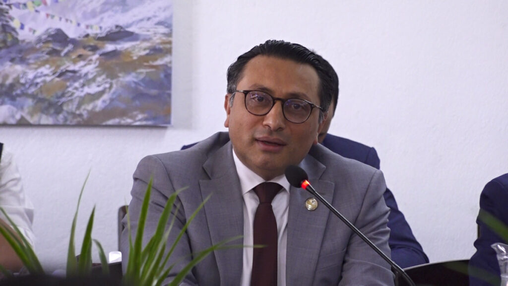 नेपाल राष्ट्र बैंकको संरचना र स्वायत्ततामा सन्तुलन आवश्यकः अर्थमन्त्री वाग्ले