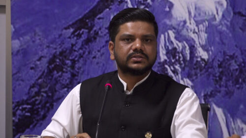 फ्री भिसा–फ्री टिकट’ १० वर्षदेखि कागजमै सिमितः श्रममन्त्री यादव