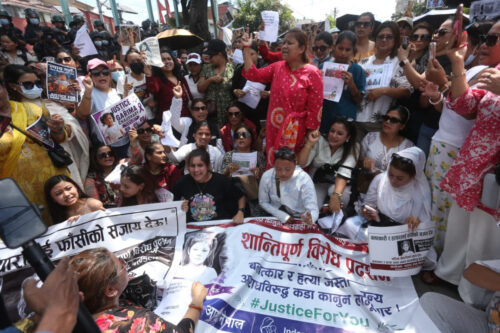 बाराकी तीन वर्षीया बालिकाको बलात्कारपछि हत्याको विरोधमा काठमाडौंमा प्रदर्शन