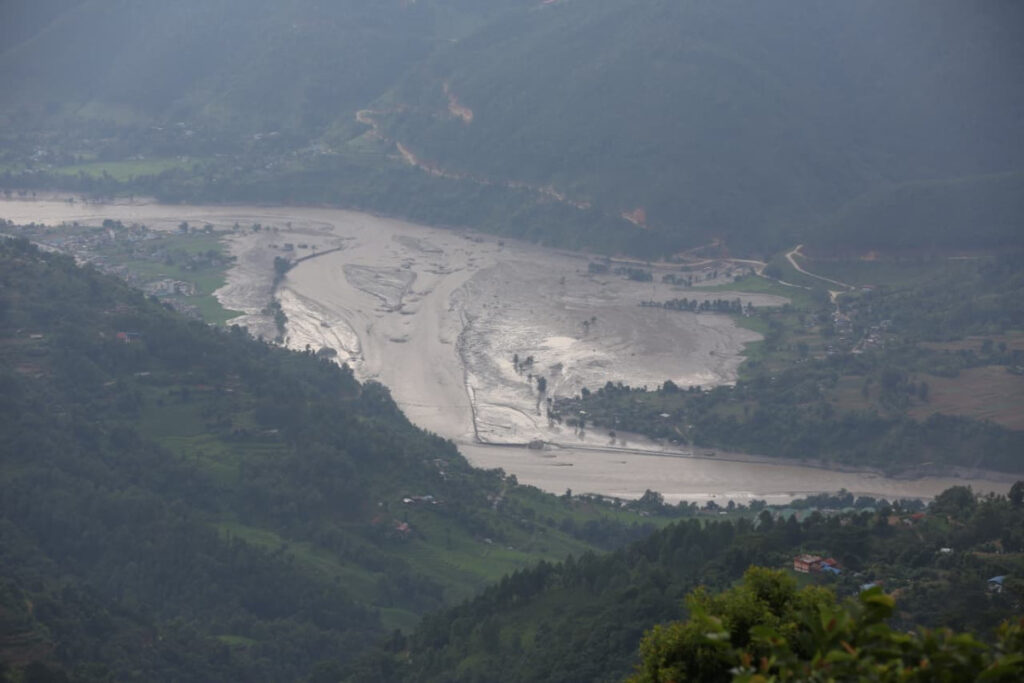 रसुवाको भोटेकोशी नदीमा पुनः बाढीको जोखिम, उच्च सतर्कता अपनाउन प्राधिकरणको आग्रह