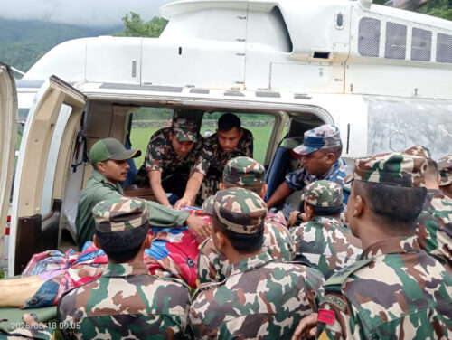 उच्च अदालतका मुख्य न्यायाधीश सवार सवारी दुर्घटना, ६ जना घाइते