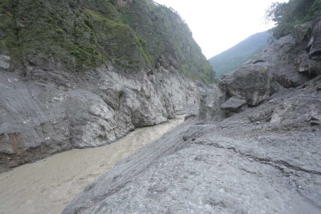 मृतकको संख्या १ हजार ३ पुग्यो, करिव ४ हजार बेपत्ता