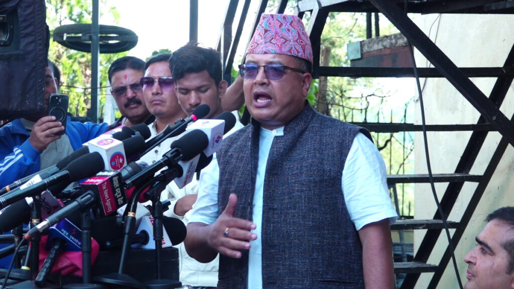 सरकारमाथि महेश बस्नेतको आरोप–‘राज्यको सामथ्र्य कब्जा गरेर निश्चित मान्छेलाई बचाउने खेल भयो’