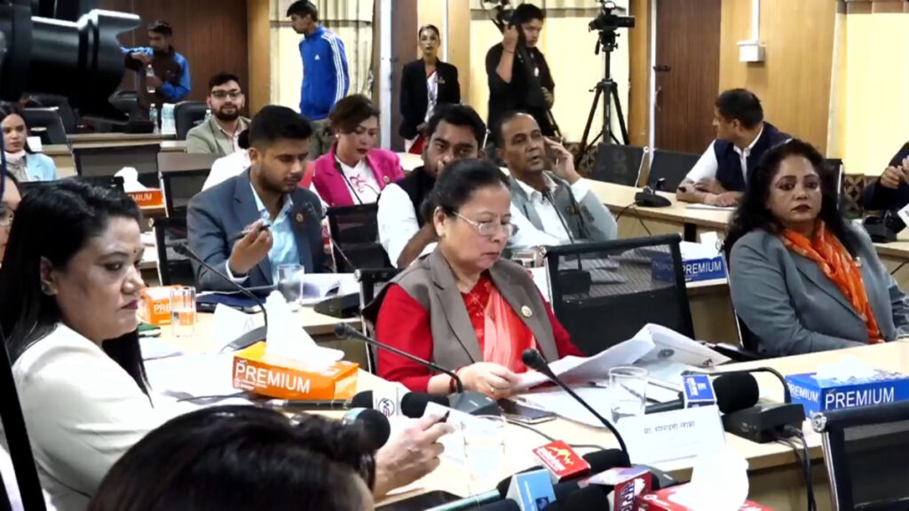 कानूनमन्त्री गौतमलाई काँग्रेस सांसदले सोधिन्– राष्ट्रिय सभाले कुन–कुन कानून निर्माणमा अवरोध गरेको छ ?