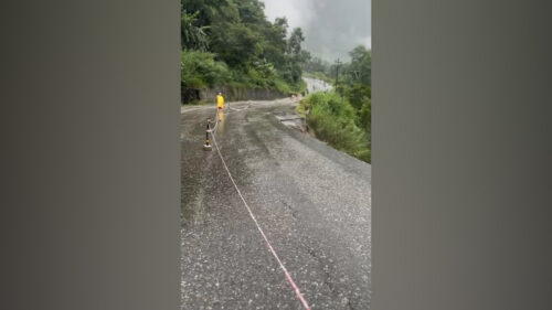 कुरिनटारमा त्रिशूलीको कटानः पृथ्वी राजमार्गको सडक खण्ड भासिएपछि जोखिम बढ्यो