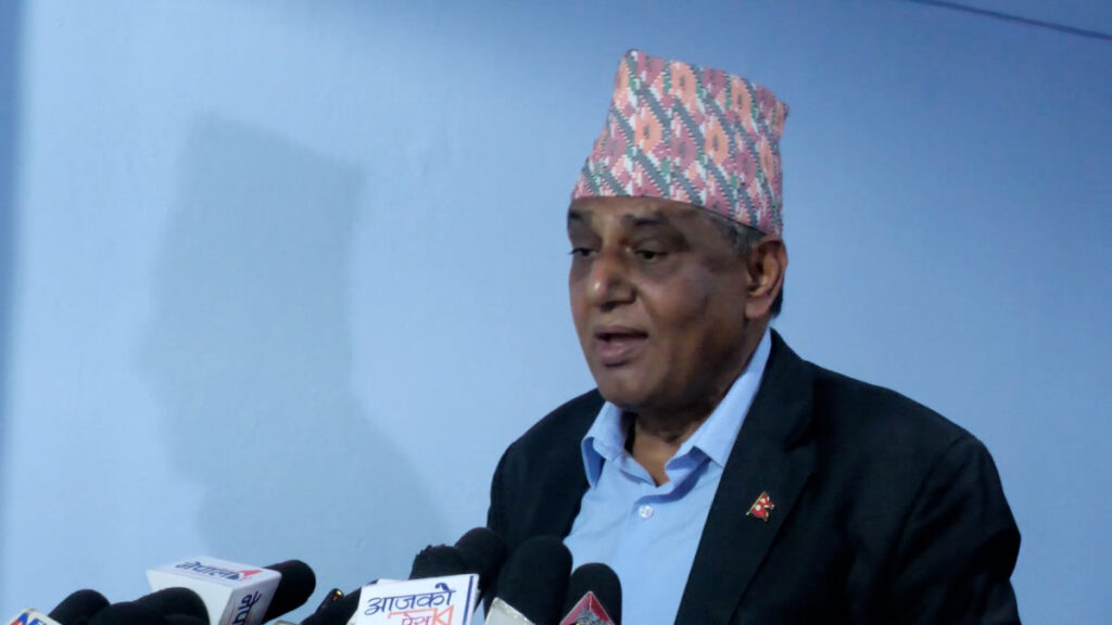 एमाले नेता पोखरेलाको प्रश्नः रास्वपाले नेपाललाई परराष्ट्र र अन्तर्राष्ट्रिय सम्बन्धमा भारतको सहमतिमा चल्ने राष्ट्र बनाउन चाहेको हो ?