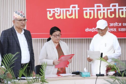 एमालेको वरिष्ठ नेतामा विद्यादेवी भण्डारीको पदबहाली, अध्यक्ष ओलीद्वारा गराइयो शपथ